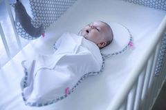 Motherhood Polštářek ergonomický stabilizační pro novorozence Grey Classics 0-6 m